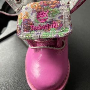 Toddler pink timberland size 5